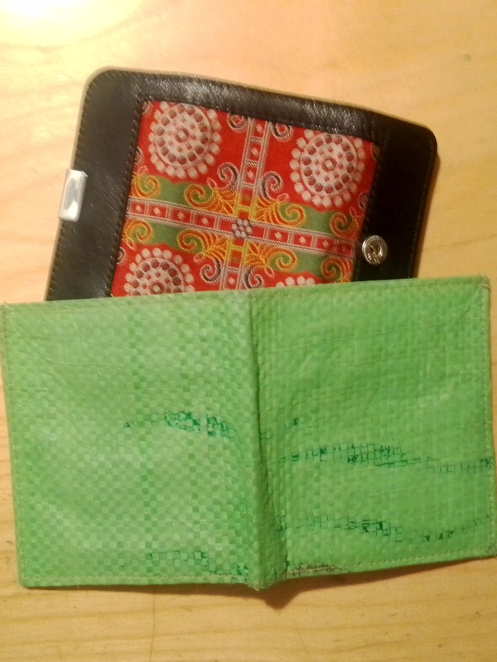 Green Recycled Plastic Bifold And Toyota Vintage Key Wallet Bundle